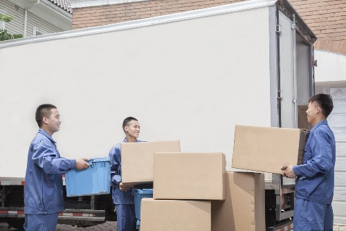 Packing and transport assistance from local removal companies in Andstorage
