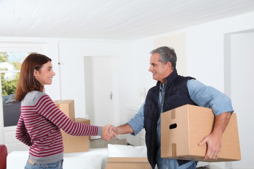 Moving day preparation and careful item handling in Andstorage